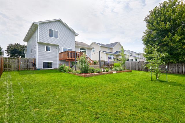 685 SE Woodcreek Drive, Waukee, IA 50263