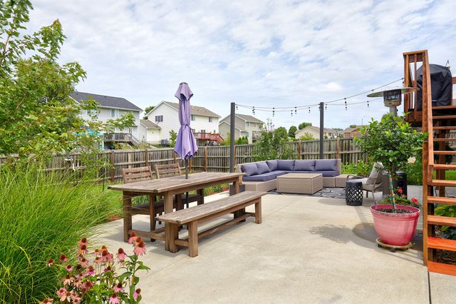 685 SE Woodcreek Drive, Waukee, IA 50263