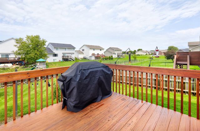 685 SE Woodcreek Drive, Waukee, IA 50263
