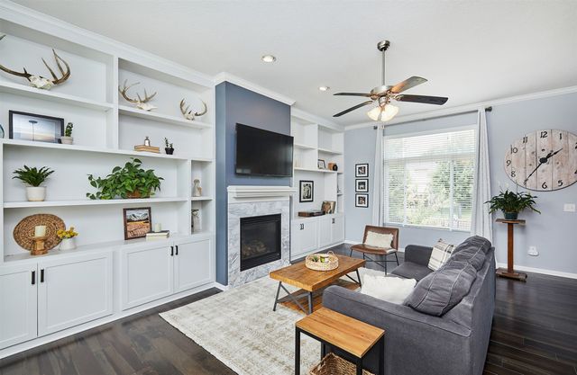 685 SE Woodcreek Drive, Waukee, IA 50263