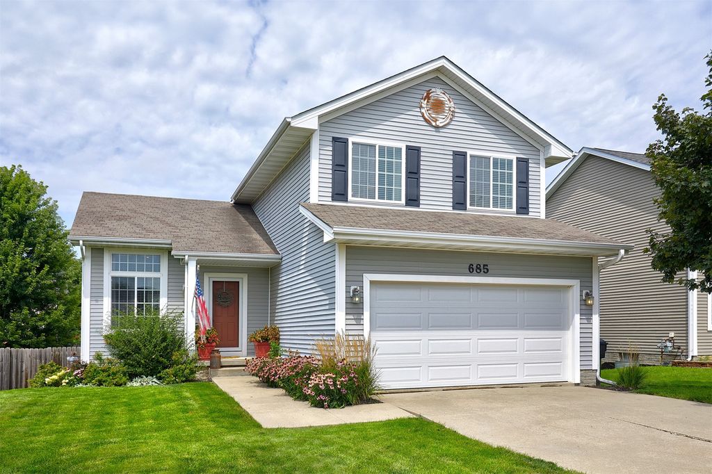 685 SE Woodcreek Drive, Waukee, IA 50263