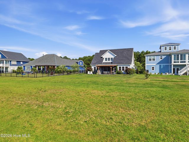 331 Spicer Lake Drive, Holly Ridge, NC 28445