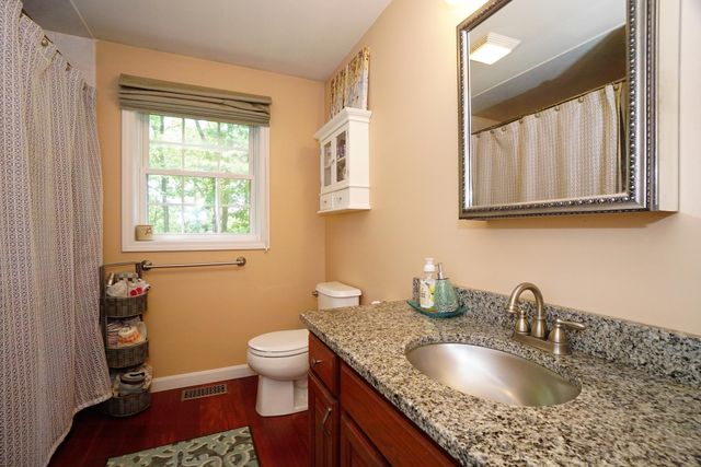 92 Overlook Circle, Hudson, NH 03051