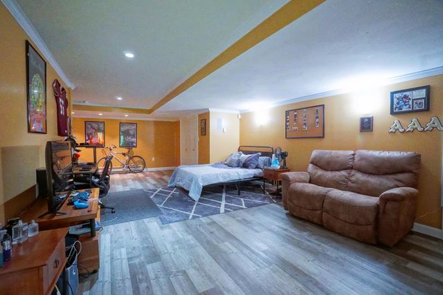 92 Overlook Circle, Hudson, NH 03051