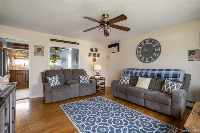1221 3rd Street, West Babylon, NY 11704