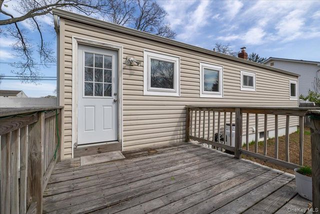 1221 3rd Street, West Babylon, NY 11704