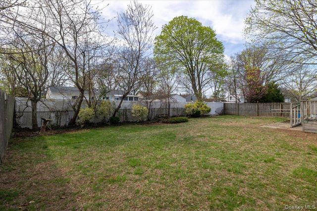 1221 3rd Street, West Babylon, NY 11704