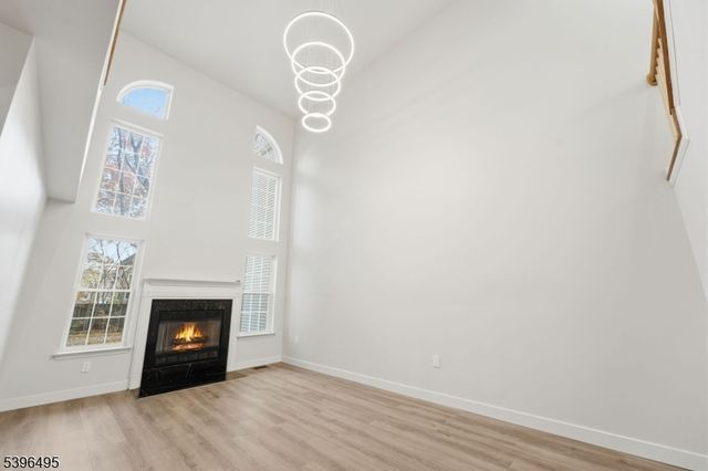 71 Washington Ct, Montville Twp., NJ 07082