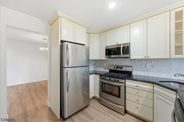 71 Washington Ct, Montville Twp., NJ 07082