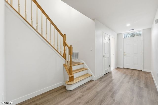 71 Washington Ct, Montville Twp., NJ 07082