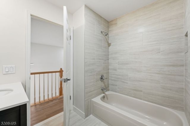 71 Washington Ct, Montville Twp., NJ 07082