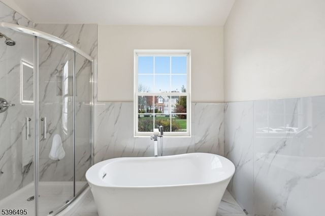 71 Washington Ct, Montville Twp., NJ 07082