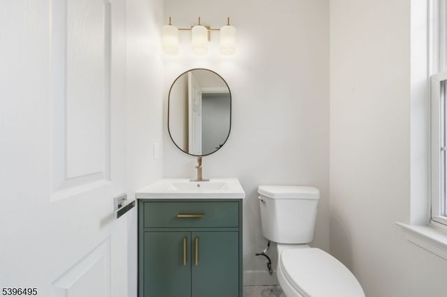 71 Washington Ct, Montville Twp., NJ 07082