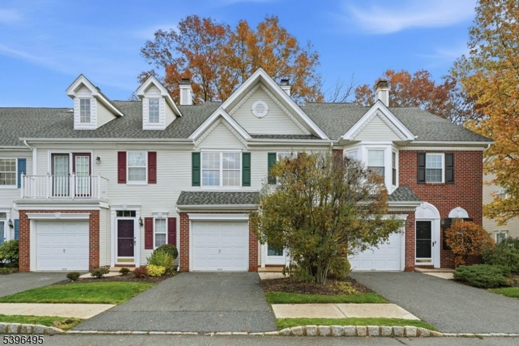 71 Washington Ct, Montville Twp., NJ 07082