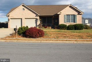 307 CRAIG DR, Stephens City, VA 22655