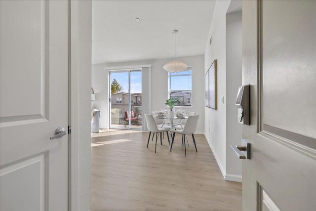 1065 Saginaw Terrace 304, Sunnyvale, CA 94089