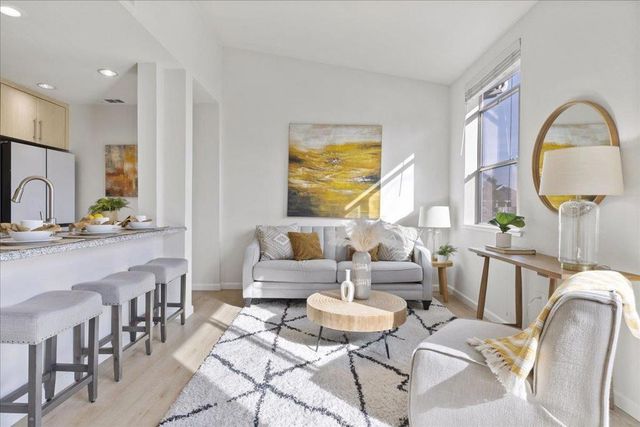 1065 Saginaw Terrace 304, Sunnyvale, CA 94089