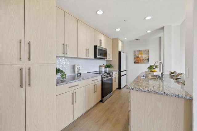 1065 Saginaw Terrace 304, Sunnyvale, CA 94089