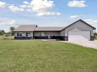 17065 Honeysuckle Lane, Claremore, OK 74019