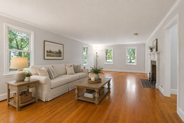 75 Elmwood Rd, Lunenburg, MA 01462