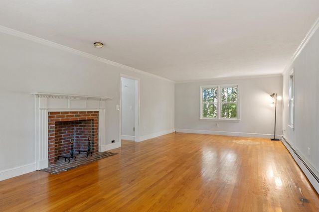 75 Elmwood Rd, Lunenburg, MA 01462