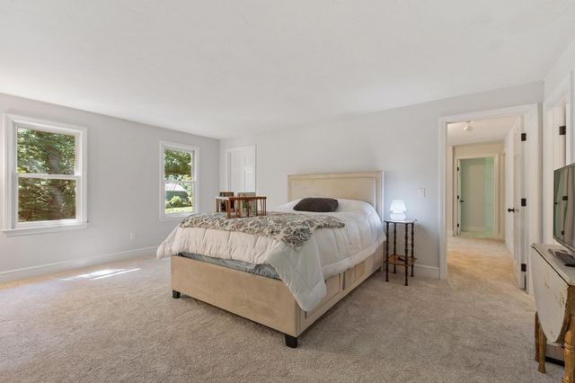 75 Elmwood Rd, Lunenburg, MA 01462