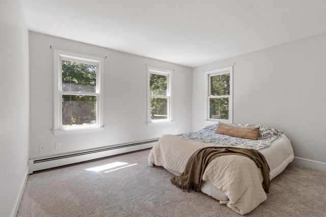 75 Elmwood Rd, Lunenburg, MA 01462
