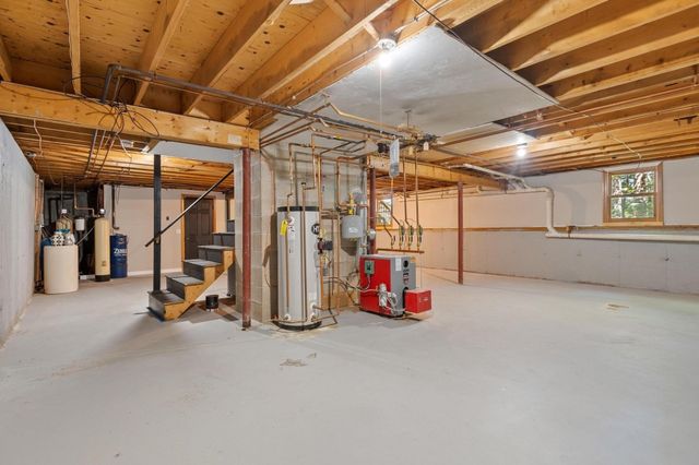 75 Elmwood Rd, Lunenburg, MA 01462