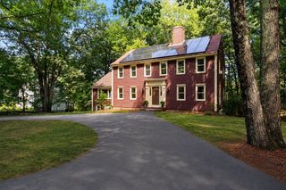 75 Elmwood Rd, Lunenburg, MA 01462