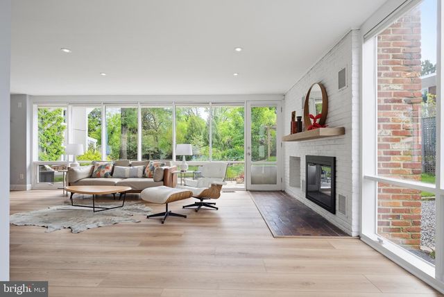 2103 MARTHAS RD, Alexandria, VA 22307