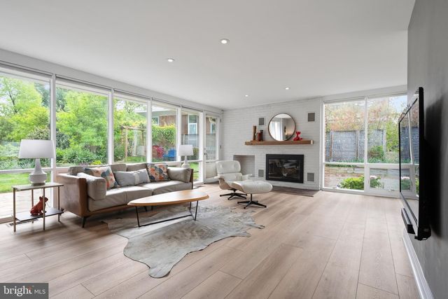 2103 MARTHAS RD, Alexandria, VA 22307