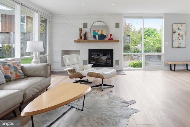 2103 MARTHAS RD, Alexandria, VA 22307