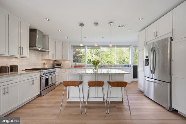 2103 MARTHAS RD, Alexandria, VA 22307