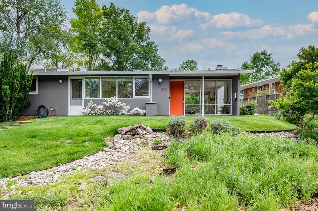 2103 MARTHAS RD, Alexandria, VA 22307