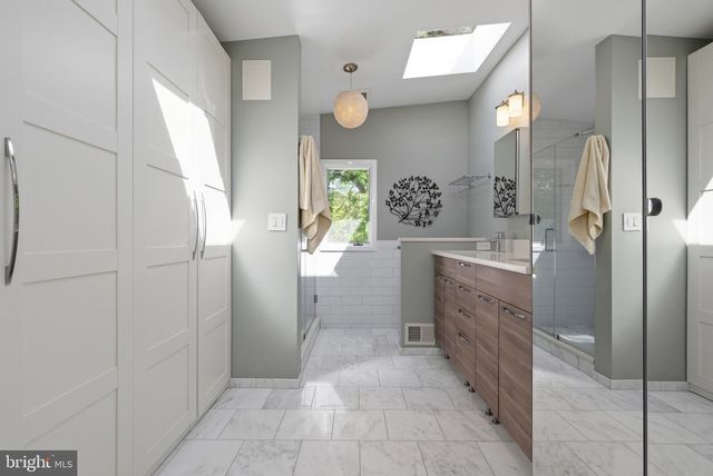2103 MARTHAS RD, Alexandria, VA 22307