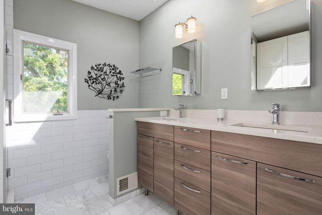 2103 MARTHAS RD, Alexandria, VA 22307
