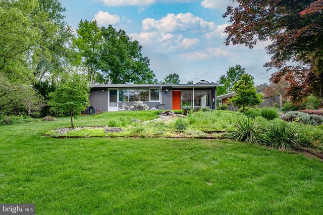 2103 MARTHAS RD, Alexandria, VA 22307