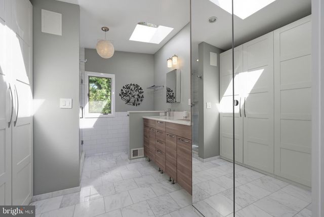 2103 MARTHAS RD, Alexandria, VA 22307