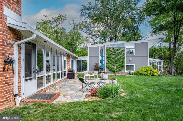 2103 MARTHAS RD, Alexandria, VA 22307