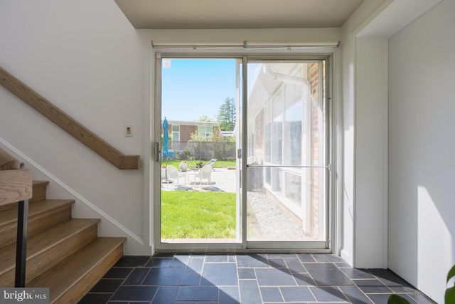 2103 MARTHAS RD, Alexandria, VA 22307