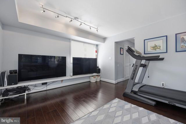 2103 MARTHAS RD, Alexandria, VA 22307