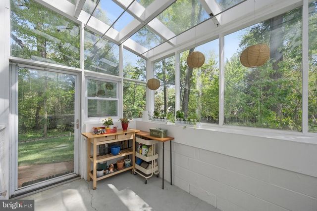 2103 MARTHAS RD, Alexandria, VA 22307