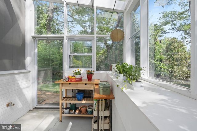 2103 MARTHAS RD, Alexandria, VA 22307