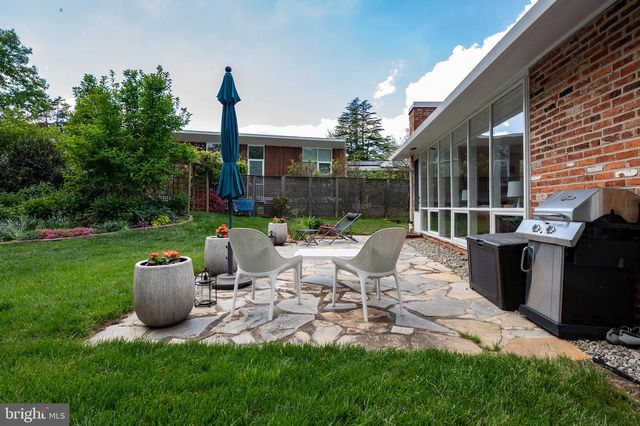 2103 MARTHAS RD, Alexandria, VA 22307
