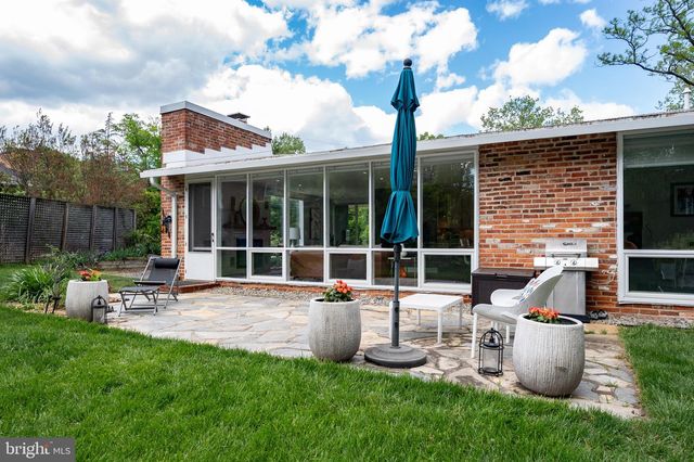 2103 MARTHAS RD, Alexandria, VA 22307