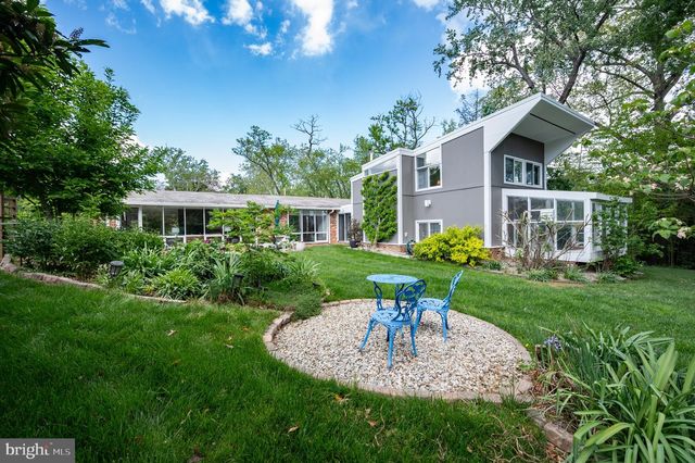 2103 MARTHAS RD, Alexandria, VA 22307