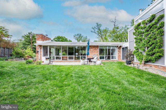 2103 MARTHAS RD, Alexandria, VA 22307