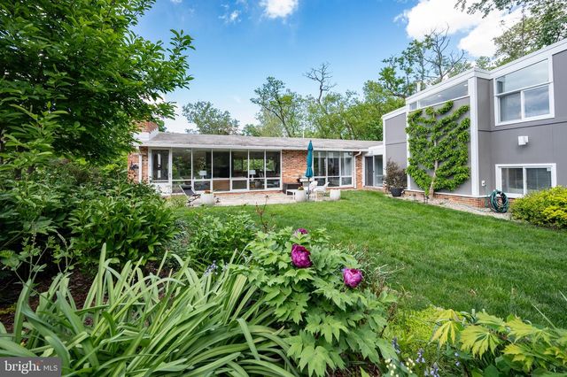 2103 MARTHAS RD, Alexandria, VA 22307