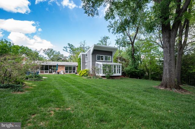 2103 MARTHAS RD, Alexandria, VA 22307