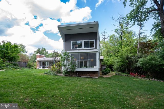 2103 MARTHAS RD, Alexandria, VA 22307